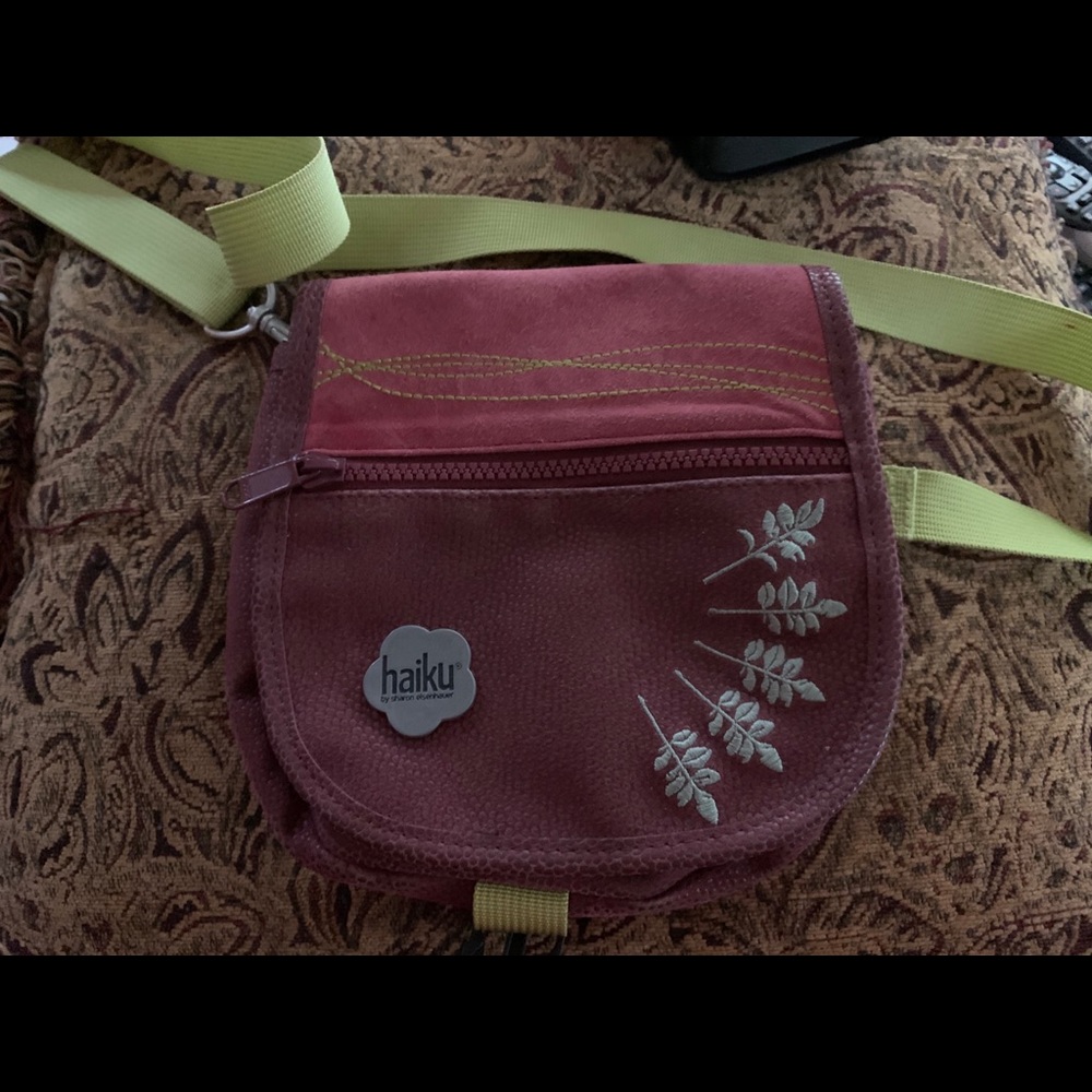 Haiku crossbody bag EUC